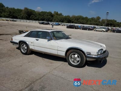 Czwarte zdjęcie samochodu z boku: 1982 JAGUAR XJS VIN:SAJNV5849CC105507 - miniatura