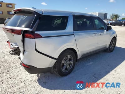 Trzecie zdjęcie samochodu z tyłu: 2023 KIA CARNIVAL LX VIN:KNDNB4H31P6272134 - miniatura
