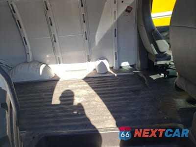 Zdjęcie 11 z 13 samochodu: 2012 GMC SAVANA G1500 VIN:1GTS7AFX1C1185334 - miniatura