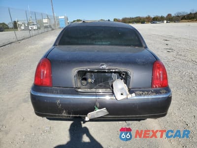 Zdjęcie 6 z 12 samochodu: 2002 LINCOLN TOWN CAR SIGNATURE VIN:1LNHM82W92Y662036 - miniatura