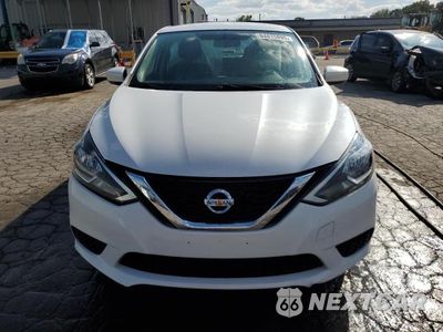 Piąte zdjęcie samochodu w środku: 2017 NISSAN SENTRA S VIN:3N1AB7AP4HY290749 - miniatura