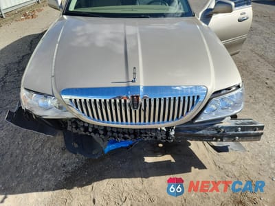 Zdjęcie 11 z 13 samochodu: 2006 LINCOLN TOWN CAR SIGNATURE VIN:1LNHM81W16Y610911 - miniatura