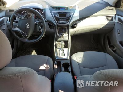 Zdjęcie 8 z 14 samochodu: 2013 HYUNDAI ELANTRA GLS VIN:5NPDH4AE7DH412128 - miniatura