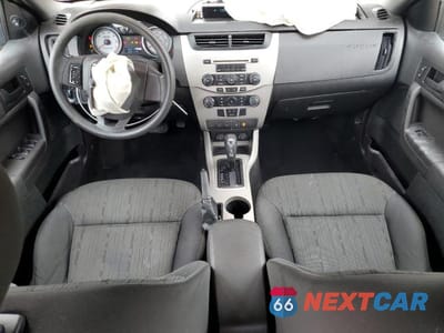 Zdjęcie 8 z 12 samochodu: 2010 FORD FOCUS SE VIN:1FAHP3FN2AW205410 - miniatura