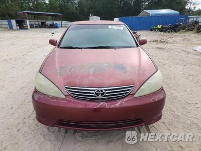 Piąte zdjęcie samochodu w środku: 2005 TOYOTA CAMRY LE VIN:4T1BE32K55U064914 - miniatura