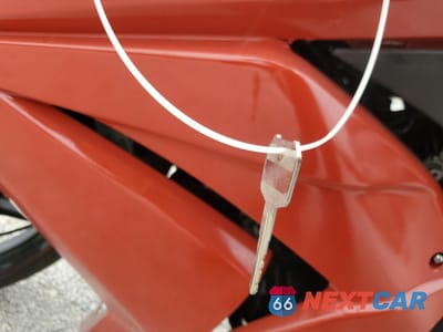 Zdjęcie 8 z 10 samochodu: 2010 KAWASAKI EX250 J VIN:JKAEXMJ19ADA63783 - miniatura