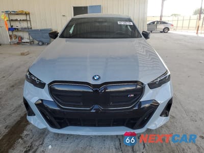 Piąte zdjęcie samochodu w środku: 2024 BMW I5 M60 VIN:WBY43FK00RCR76606 - miniatura