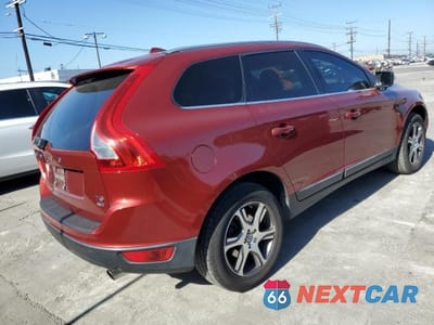 Trzecie zdjęcie samochodu z tyłu: 2011 VOLVO XC60 T6 VIN:YV4902DZ3B2176962 - miniatura