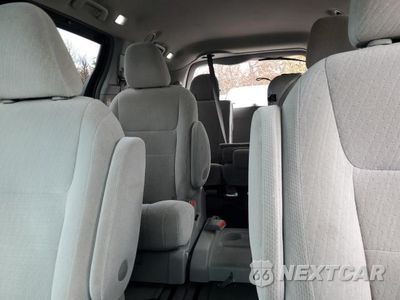 Zdjęcie 10 z 12 samochodu: 2017 TOYOTA SIENNA LE VIN:5TDKZ3DC7HS850933 - miniatura