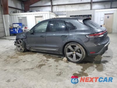 Drugie zdjęcie samochodu z przodu: 2023 PORSCHE MACAN BASE VIN:WP1AA2A58PLB06498 - miniatura