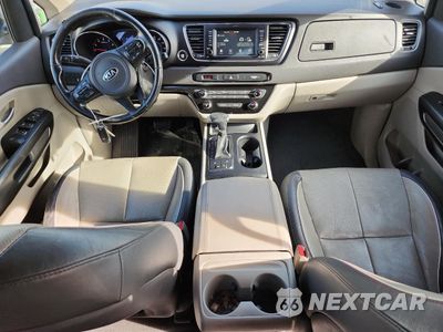 Zdjęcie 8 z 15 samochodu: 2017 KIA SEDONA LX VIN:KNDMB5C16H6249036 - miniatura