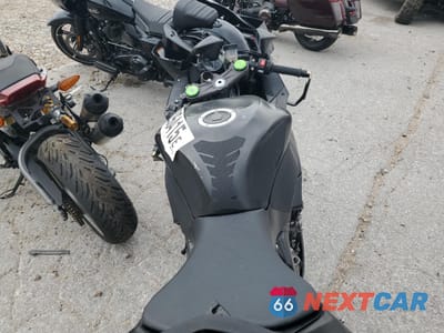 Zdjęcie 6 z 9 samochodu: 2015 KAWASAKI ZX636 E VIN:JKBZXJE1XFA015737 - miniatura