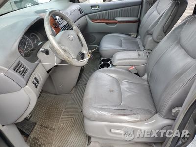 Zdjęcie 7 z 13 samochodu: 2004 TOYOTA SIENNA XLE VIN:5TDBA22C54S024967 - miniatura