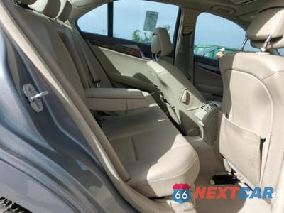 Zdjęcie 10 z 12 samochodu: 2014 MERCEDES-BENZ C 250 VIN:WDDGF4HBXEA932708 - miniatura