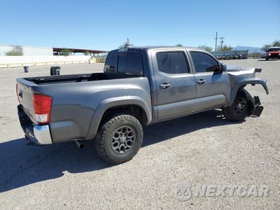 Trzecie zdjęcie samochodu z tyłu: 2017 TOYOTA TACOMA DOUBLE CAB VIN:5TFAZ5CN6HX047874 - miniatura