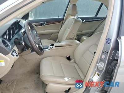 Zdjęcie 7 z 12 samochodu: 2014 MERCEDES-BENZ C 250 VIN:WDDGF4HBXEA932708 - miniatura
