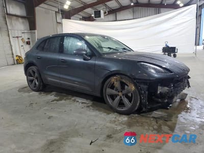 Czwarte zdjęcie samochodu z boku: 2023 PORSCHE MACAN BASE VIN:WP1AA2A58PLB06498 - miniatura