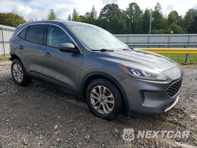 Czwarte zdjęcie samochodu z boku: 2021 FORD ESCAPE SE VIN:1FMCU0G61MUA85632 - miniatura