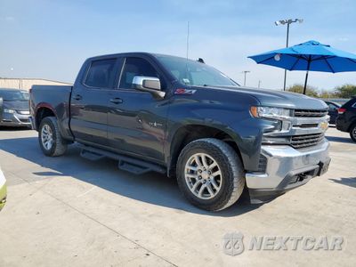 Czwarte zdjęcie samochodu z boku: 2020 CHEVROLET SILVERADO K1500 LT VIN:3GCUYDEDXLG281012 - miniatura