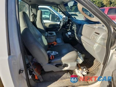 Zdjęcie 10 z 11 samochodu: 2006 FORD F350 UTILITY / SERVICE TRUCK VIN:1FDSF34566EB92532 - miniatura