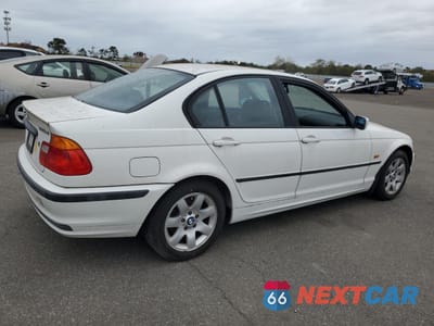 Trzecie zdjęcie samochodu z tyłu: 2001 BMW 325 I VIN:WBAAV33431EE80013 - miniatura