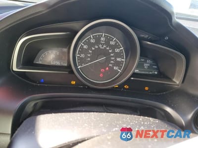 Zdjęcie 9 z 12 samochodu: 2018 MAZDA 3 TOURING VIN:3MZBN1V34JM231191 - miniatura