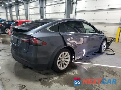 Trzecie zdjęcie samochodu z tyłu: 2017 TESLA MODEL X VIN:5YJXCDE23HF040206 - miniatura