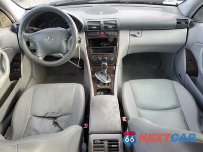 Zdjęcie 8 z 12 samochodu: 2001 MERCEDES-BENZ C 240 VIN:WDBRF61J41F128996 - miniatura