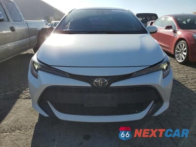 Piąte zdjęcie samochodu w środku: 2019 TOYOTA COROLLA HATCHBACK SE VIN:JTNK4RBE2K3043861 - miniatura