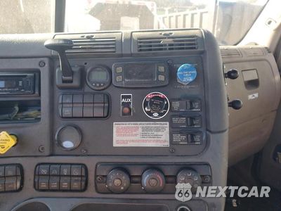 Zdjęcie 9 z 10 samochodu: 2016 FREIGHTLINER CASCADIA 125 SEMI TRUCK VIN:1FUBGEDV6GLHC5609 - miniatura