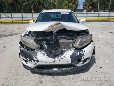 Piąte zdjęcie samochodu w środku: 2016 NISSAN ROGUE S VIN:KNMAT2MT6GP599189 - miniatura