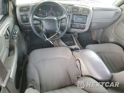 Zdjęcie 8 z 14 samochodu: 2004 CHEVROLET BLAZER VIN:1GNDT13X44K159774 - miniatura