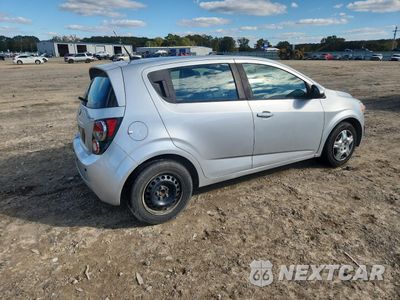 Trzecie zdjęcie samochodu z tyłu: 2013 CHEVROLET SONIC LS VIN:1G1JA6SH1D4129024 - miniatura