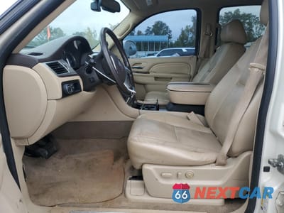 Zdjęcie 7 z 12 samochodu: 2010 CADILLAC ESCALADE HYBRID VIN:1GYUCEEJ1AR213229 - miniatura