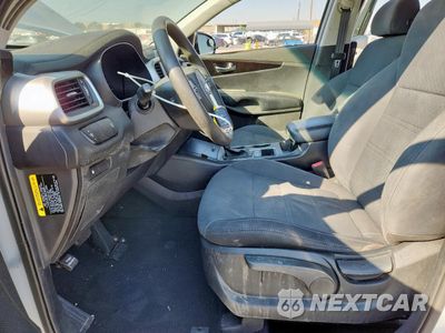 Zdjęcie 7 z 13 samochodu: 2018 KIA SORENTO LX VIN:5XYPG4A37JG370755 - miniatura