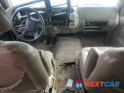 Zdjęcie 8 z 14 samochodu: 1999 CHEVROLET SUBURBAN K1500 VIN:3GNFK16R7XG129897 - miniatura