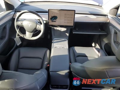 Zdjęcie 8 z 13 samochodu: 2025 TESLA MODEL Y VIN:7SAYGDEE6SF305777 - miniatura