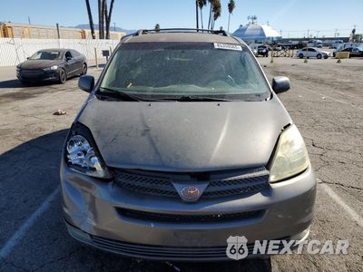 Piąte zdjęcie samochodu w środku: 2004 TOYOTA SIENNA XLE VIN:5TDZA22C44S213530 - miniatura