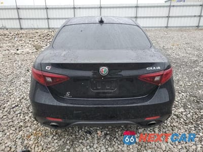 Zdjęcie 6 z 11 samochodu: 2017 ALFA ROMEO GIULIA VIN:ZARFAEEN6H7543645 - miniatura
