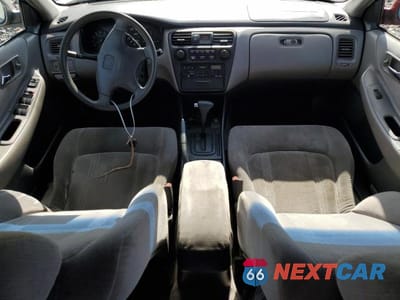 Zdjęcie 8 z 13 samochodu: 2000 HONDA ACCORD LX VIN:1HGCG1644YA021790 - miniatura