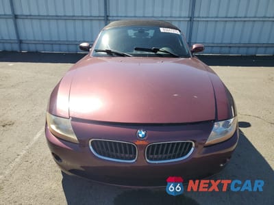 Piąte zdjęcie samochodu w środku: 2003 BMW Z4 3.0 VIN:4USBT53413LU05373 - miniatura