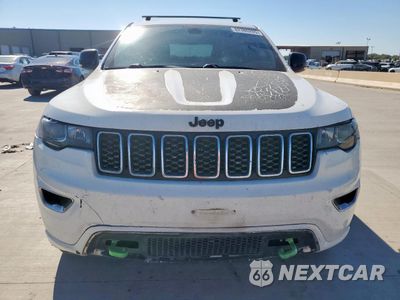 Piąte zdjęcie samochodu w środku: 2017 JEEP GRAND CHEROKEE OVERLAND VIN:1C4RJECG2HC773508 - miniatura