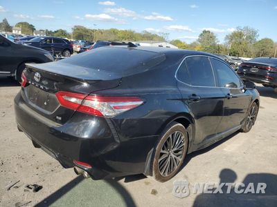 Trzecie zdjęcie samochodu z tyłu: 2020 TOYOTA CAMRY SE VIN:4T1J11AK4LU885609 - miniatura