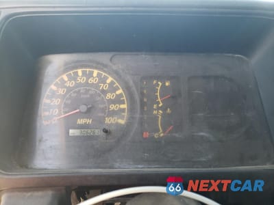 Zdjęcie 9 z 12 samochodu: 2005 ISUZU NPR VIN:JALC4B16X57009186 - miniatura