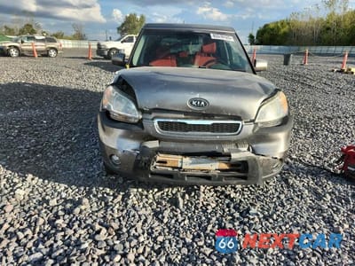 Piąte zdjęcie samochodu w środku: 2010 KIA SOUL + VIN:KNDJT2A25A7066205 - miniatura