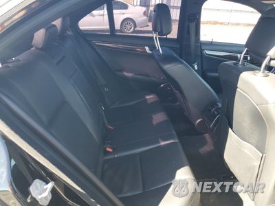 Zdjęcie 10 z 12 samochodu: 2012 MERCEDES-BENZ C 250 VIN:WDDGF4HB9CA598202 - miniatura