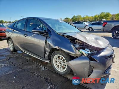 Czwarte zdjęcie samochodu z boku: 2018 TOYOTA PRIUS VIN:JTDKBRFU9J3596405 - miniatura