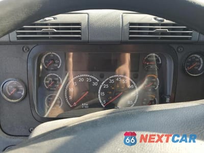 Zdjęcie 8 z 10 samochodu: 2017 FREIGHTLINER CASCADIA 125 SEMI TRUCK VIN:3AKJGLDR3HSHN2019 - miniatura