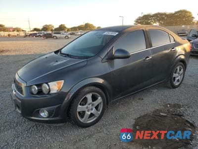 2015 CHEVROLET SONIC LTZ 1G1JE5SBXF4118102 - główne zdjęcie licytacji z USA - miniatura