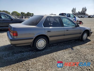 Trzecie zdjęcie samochodu z tyłu: 1990 HONDA ACCORD EX VIN:1HGCB7668LA188410 - miniatura